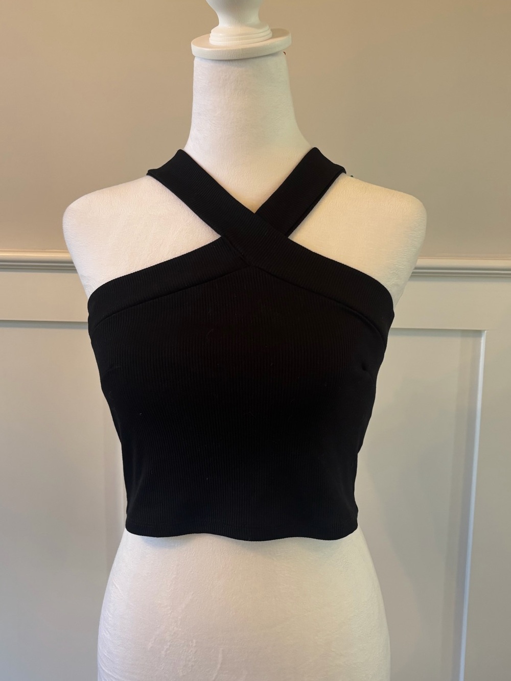 SHEIN Black Crisscross Ribbed Crop Top